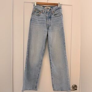 Levi’s Ribcage ankle straight jeans